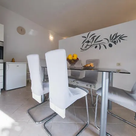 Strma Apartment *