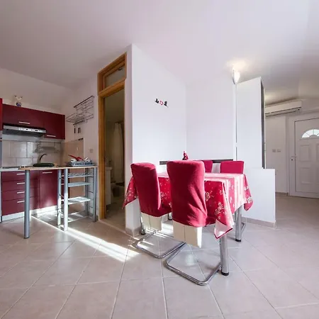 Strma Apartment Vis